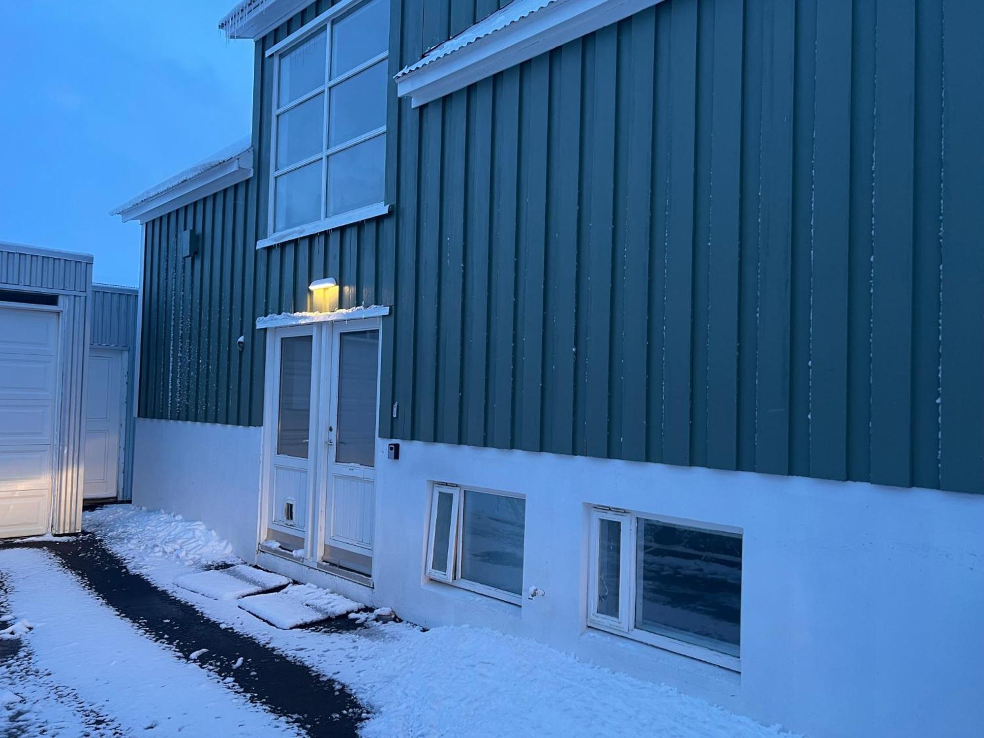 Akureyri Apartments Екстер'єр фото